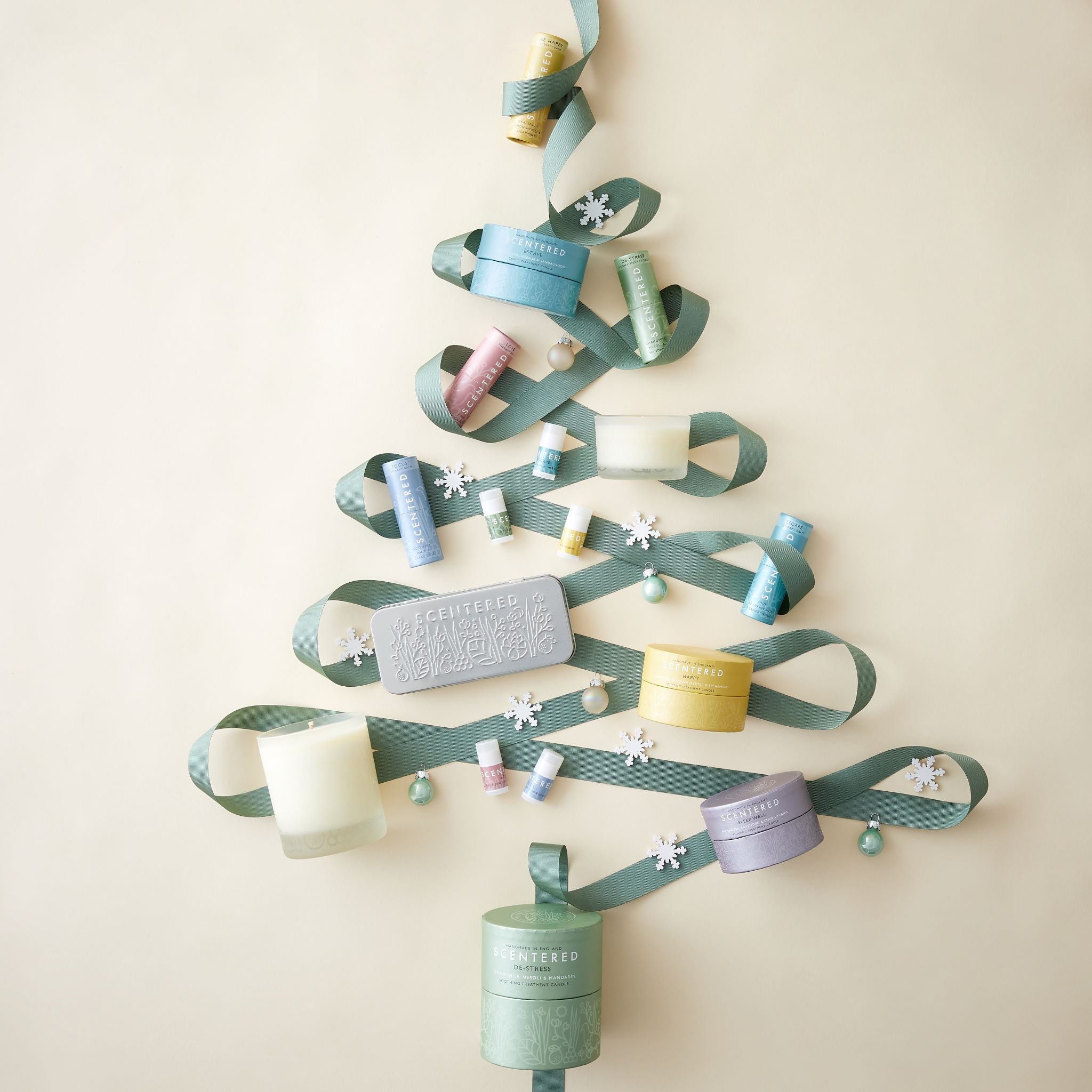 Flat lay of Scentered products in the shape of a fir tree 